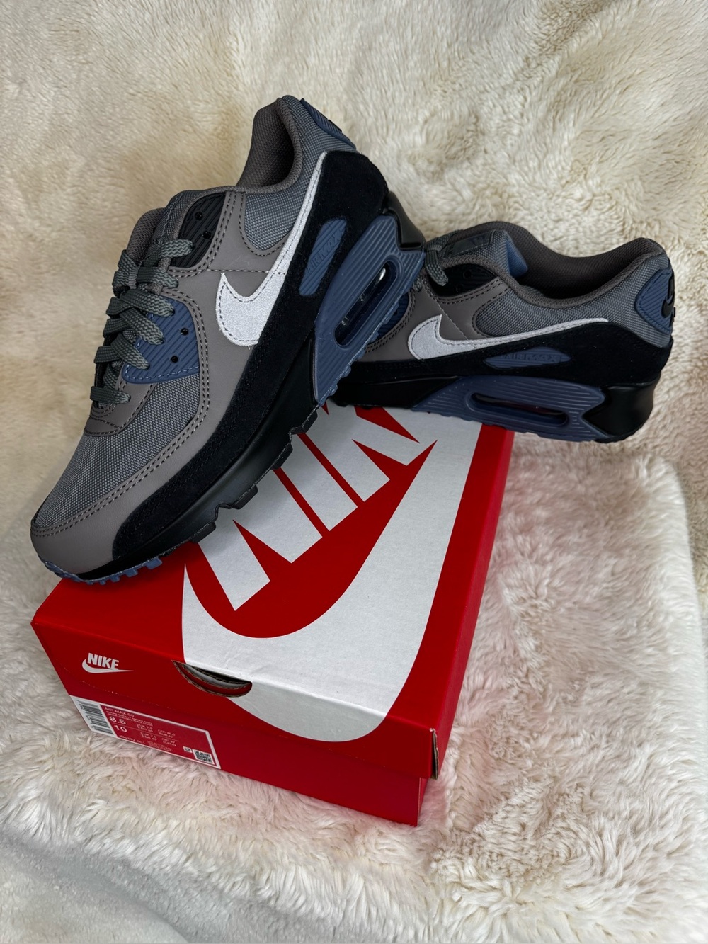 New men’s Nike Air Max 90 -